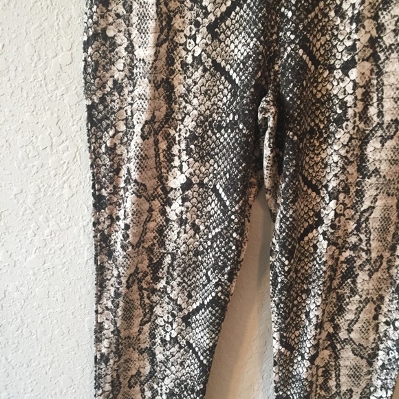 NWT ASOS Snakeskin Leggings - Picture 3 of 5